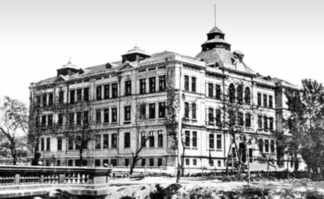 Сградата на ВТУ във Варна - 20-те години на миналия век