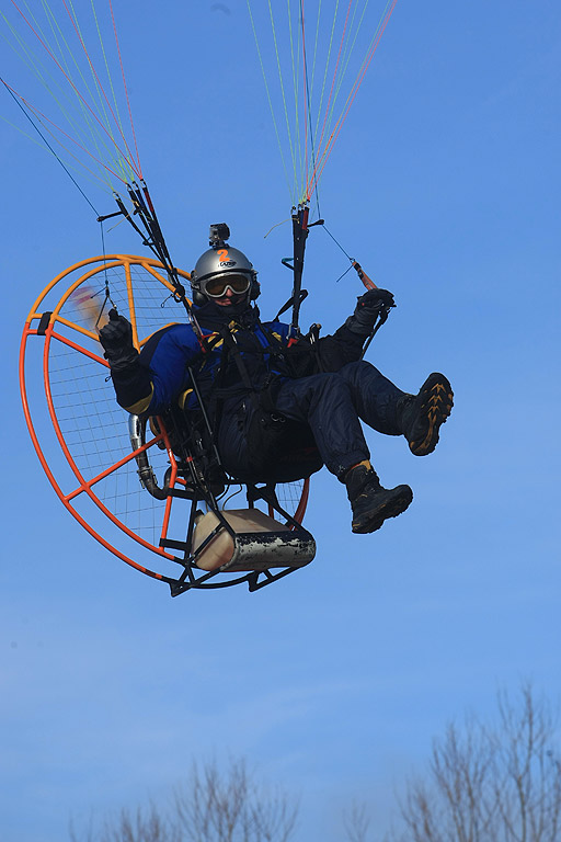 От 16 до 23 януари 2014 г. 19 екипажа на топловъздушни балони и мотопарапланери от България, Украйна, Русия, Молдова, Латвия, Полша и Румъния ще извършат
демонстрационни полети и привързани издигания в района на Баня, Разлог и Банско.  Общата зона за излитане е определена в местността „Гладно поле”-
на 2 км на север-северозапад от гр. Банско, от западната страна на пътя Разлог–Банско.