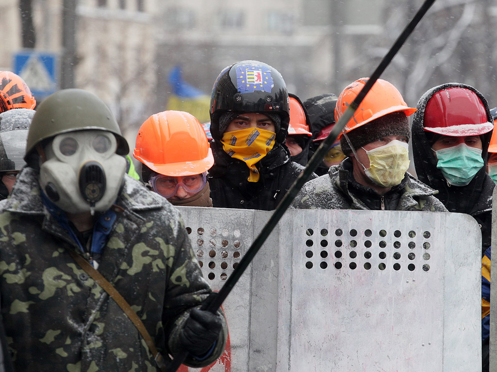 Вече има потвърдени жертви на сблъсъците между милицията и протестиращите в Киев