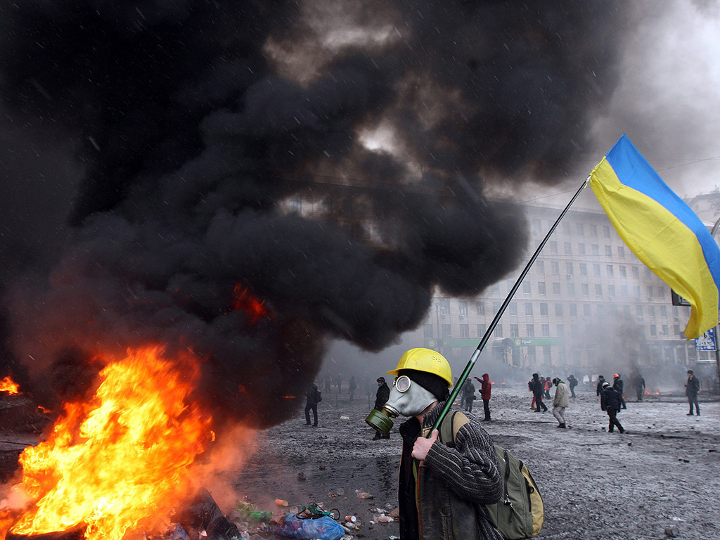 Вече има потвърдени жертви на сблъсъците между милицията и протестиращите в Киев