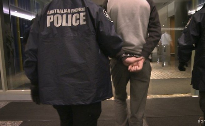 Арестуваха хакер, проникнал в пощите на Обама и Джордж Буш