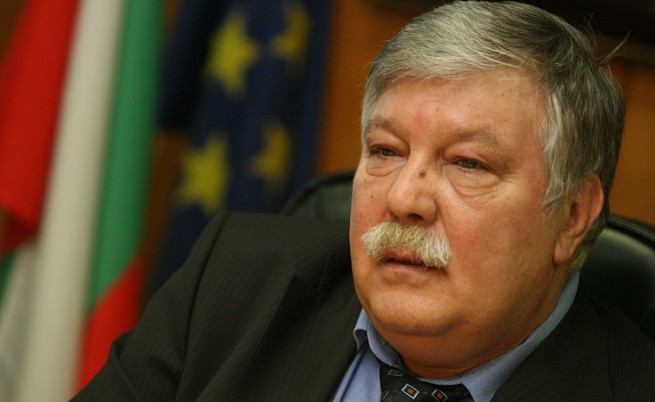 Ген. Стоян Тонев подаде оставка като депутат