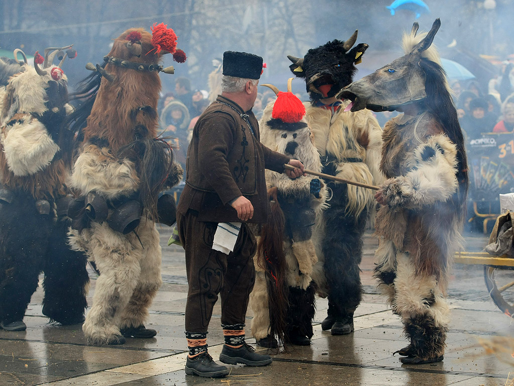 Международен фестивал на маскарадните игри, "Сурва 2014" гр. Перник