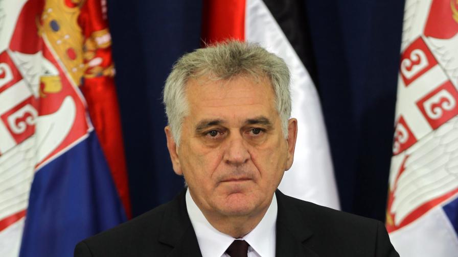 Самолетът на сръбския президент се повреди в полет