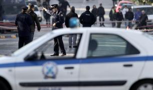 Гръцки радио водещ наръган с нож по време на пряк ефир