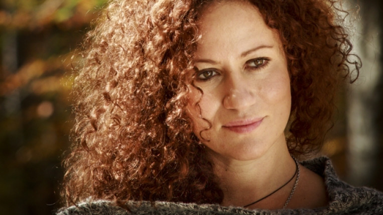  Белослава на 50: Вижте щастливото семейство и внучката на певицата! 