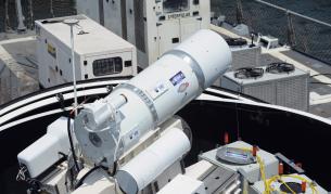 САЩ слагат лазерно оръдие на боен кораб