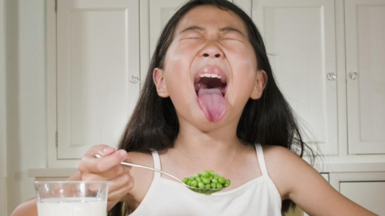 деца храна недоволство гняв хранене дете