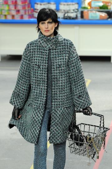 Представяне на колекцията на Chanel за сезон есен/зима 2014-2015 по време на Седмицата на модата в Париж