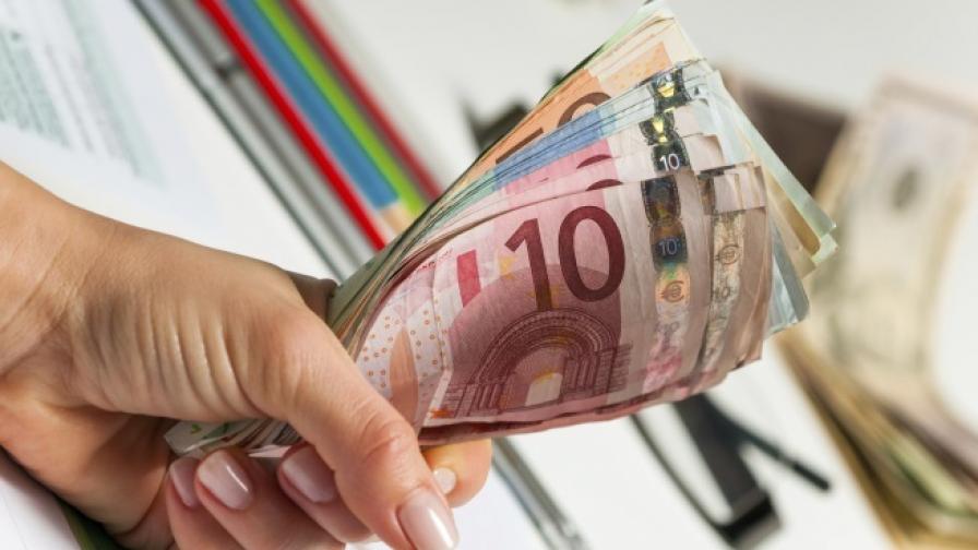 В. "Труд": Измамници прибират до 1000 евро за БГ паспорти