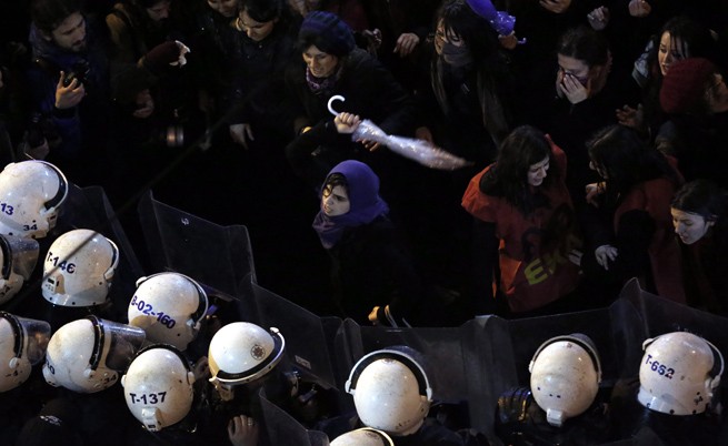 Осмомартенски протест срещу убийствата на жени в Турция