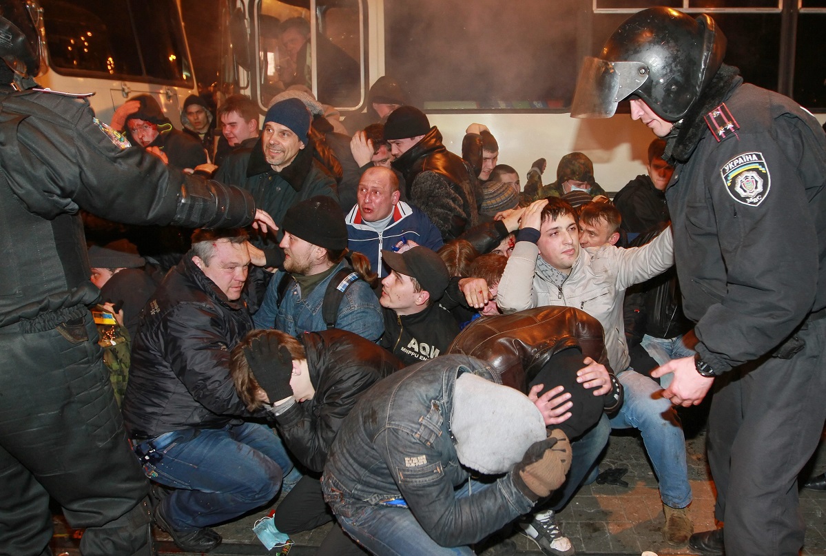 Един човек загина при сблъсъци в Донецк, Украйна