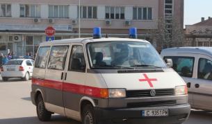 Един от ранените полицаи може да изгуби ръката си