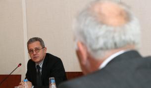 Йордан Цонев и Ваньо Танов (в гръб)