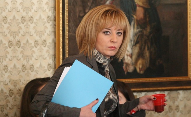 Мая Манолова: Станишев си говори с началниците на Борисов