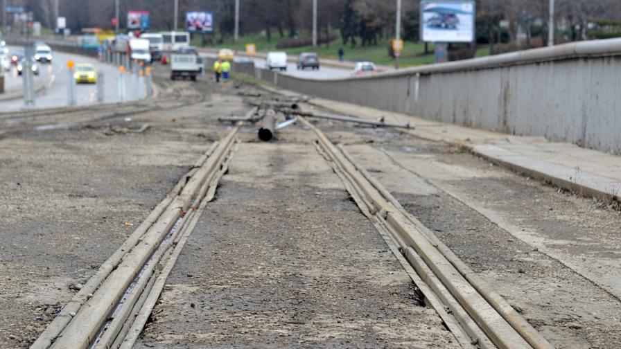 Удължават срока на ремонта на трамвайния път по бул. „България“