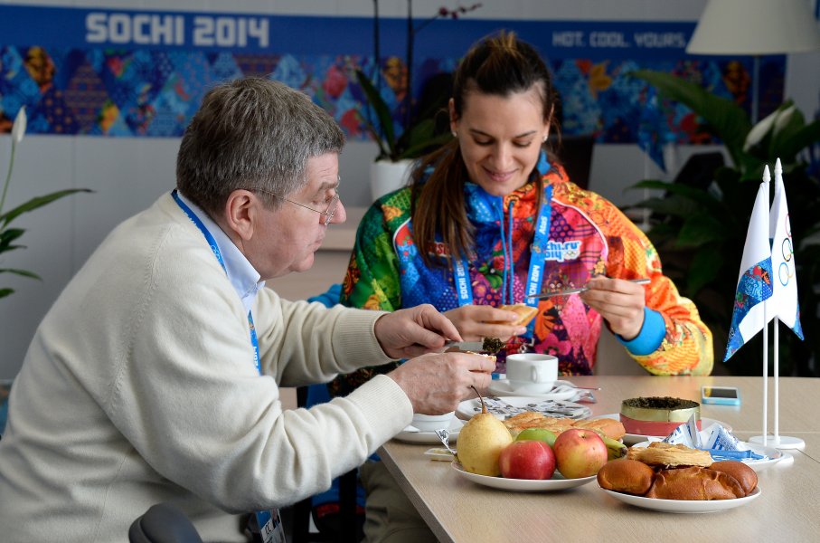 Елена Исинбаева и шефът на МОК Томас Бах1