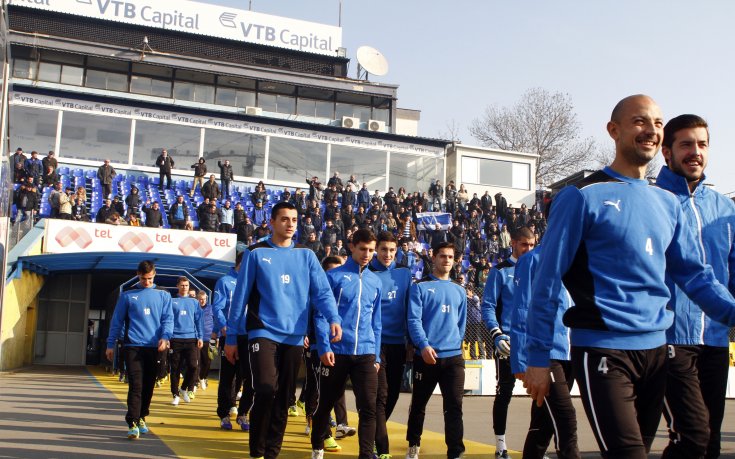 Левски започна със здрава подкрепа, Вутов обра аплодисментите