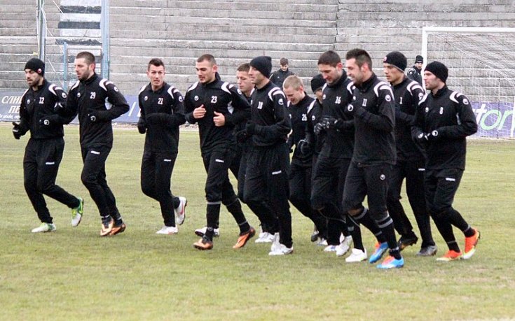 Локо Пловдив почва без Коко Динев, Сашо Станков и 6 футболисти