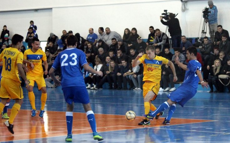 И Левски падна със 7, но от своите фенове