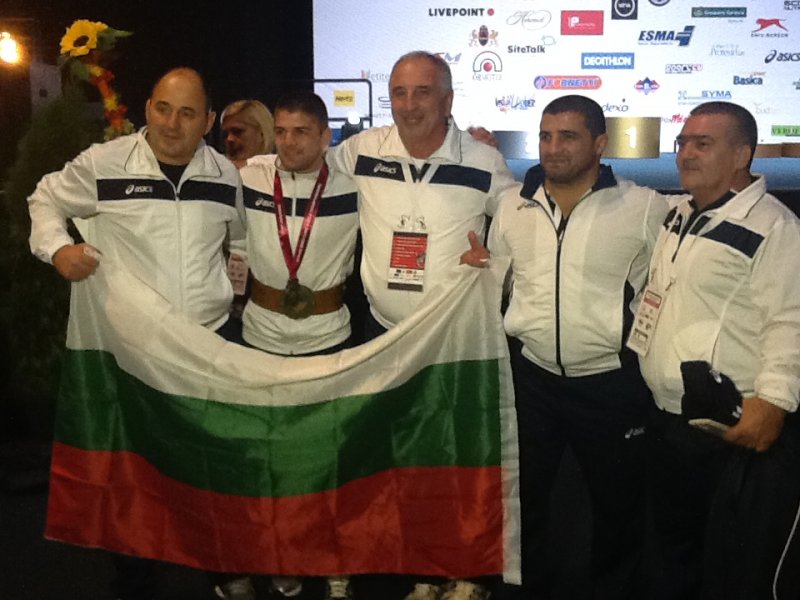 Европейският шампион на България до 60 килограма в класически стил1