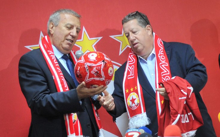 ЦСКА представи Лоурън Дейвис, той определи клуба като „заспал футболен гигант“