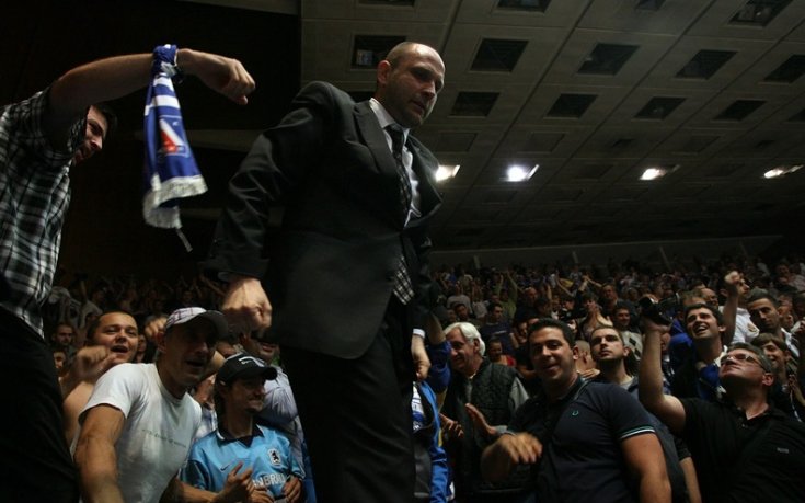 Левски пребори Лукойл в луд, луд мач, докара финала до пети сблъсък