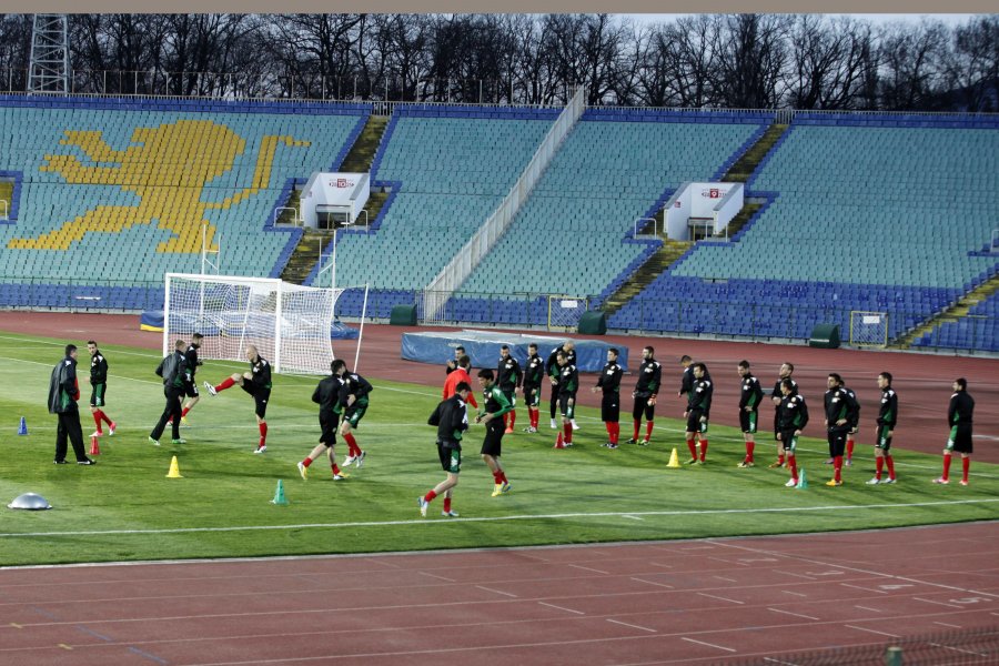България тренира без Манолев1