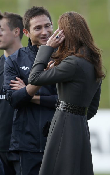 Дукеса Кейт и принц Уилям при английските национали1