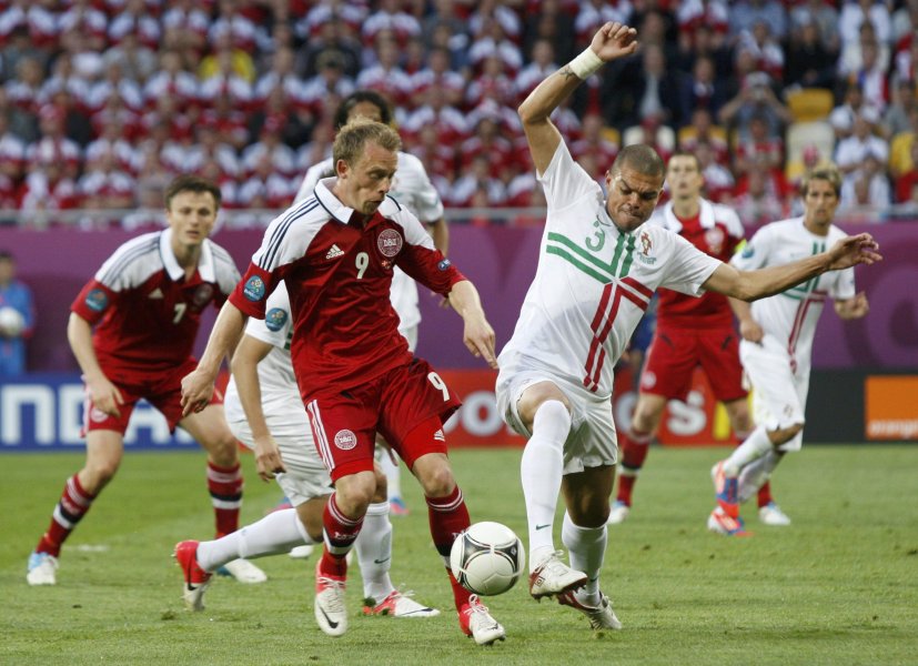 Нов спектакъл на Евро 2012 Португалия взе първи три точки1