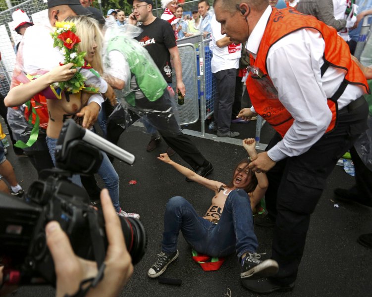 Активистките от Femen с нов протест преди старта на Евро1