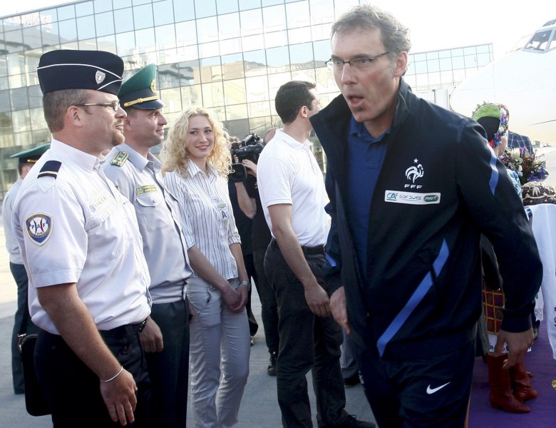 Франция пристигна в Донецк където ще бъде базата на отбора1