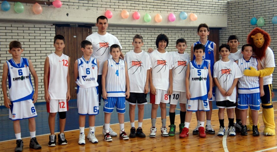 Левски спечели BasketMania 20121