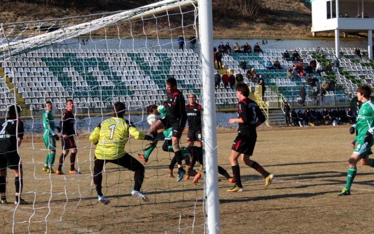 Лудогорец започна 2012 с класически резултат срещу Септември