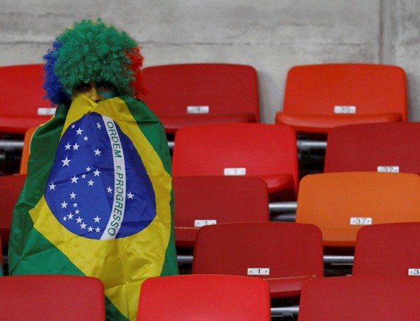 Холандия е на полуфинал Мело закопа Бразилия1
