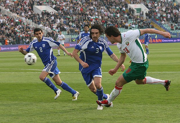 Отново в играта България победи Кипър с 2 01