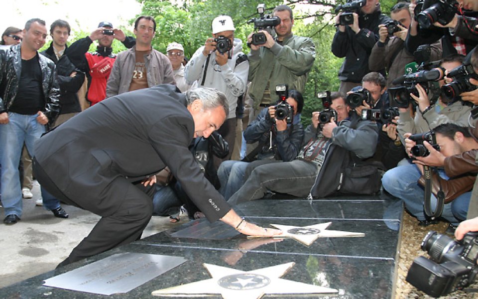 Звездите от Алеята на славата пред стадион Българска армия са