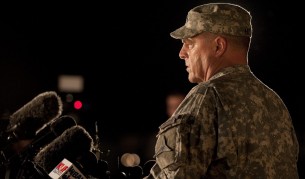 Командирът на базата ген. Марк Мили