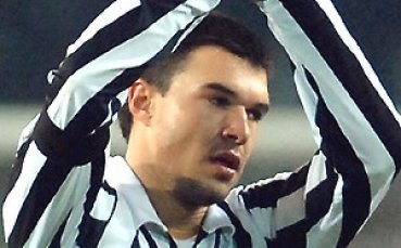 Божинов ще се жени за Алисия, но не сега