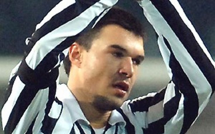 Божинов ще се жени за Алисия, но не сега