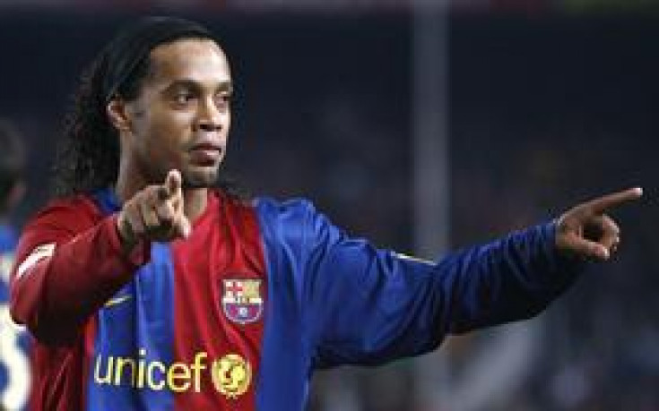 Берлускони иска Роналдиньо в Милан