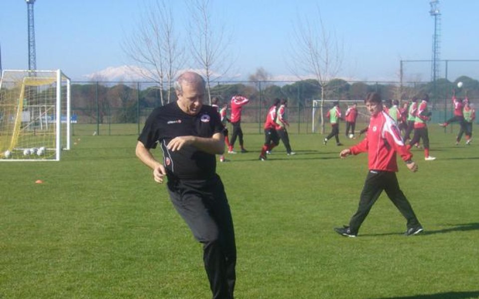 Томов отново тренира с футболистите