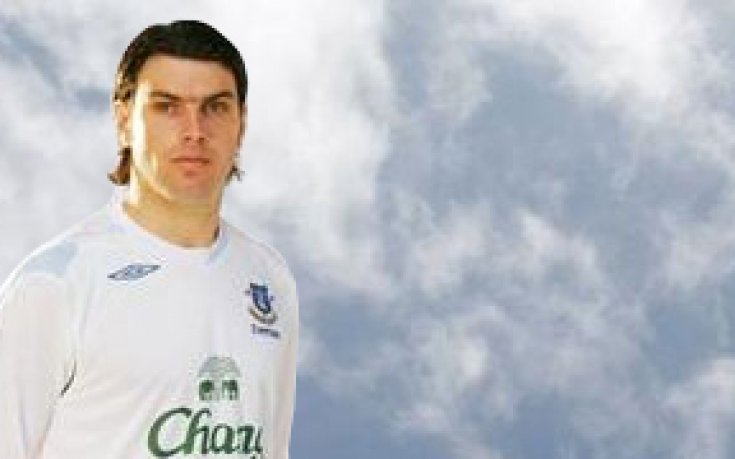 Нуньо Валенте аут за месец