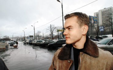 Арсенал се включи в битката за Акинфеев