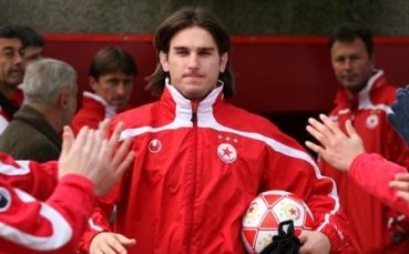 Велизар Димитров на линия за мача с Левски