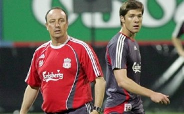 Реал Мадрид готви „твърде добра” оферта за Бенитес