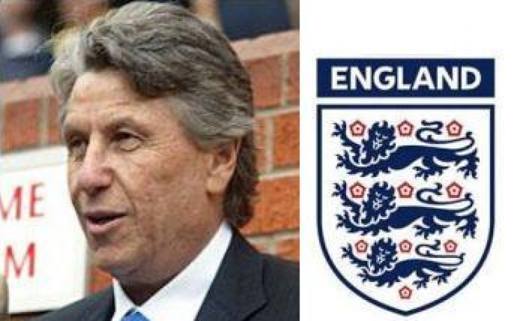 Агент извади мръсотията около английския национален отбор