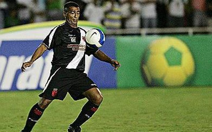 Само гол остана между Ромарио и мечтата му за 1000