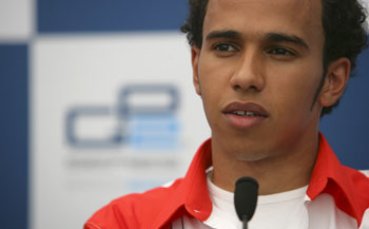 Стартът в Малайзия най-труден в кариерата на Хамилтън