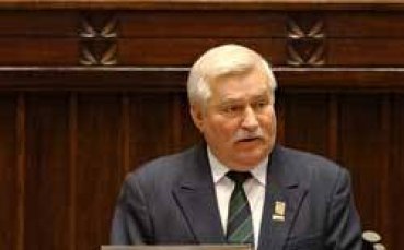 Лех Валенса написа писмо на Платини